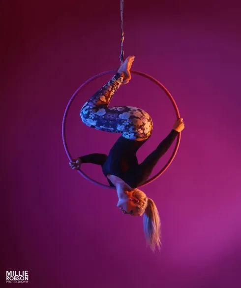 Aerial Hoop Choreography mit Steffi