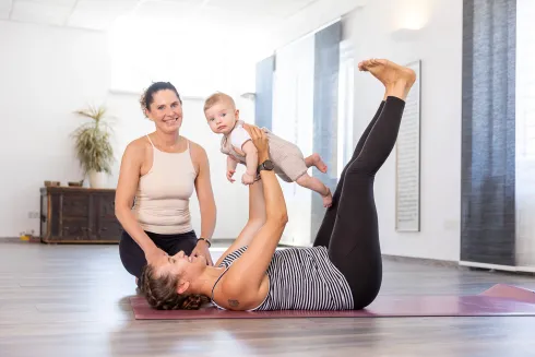 Yoga zur Rückbildung mit Baby STUDIO
