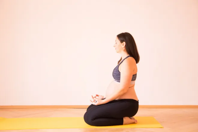 Beckenboden Yoga für Schwangere
