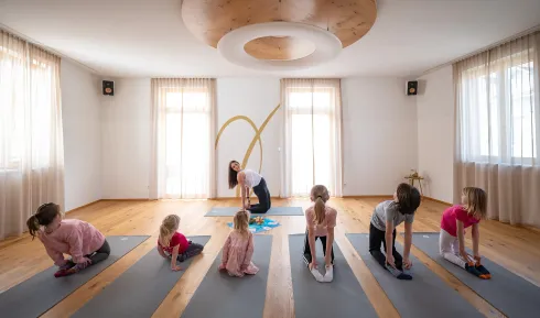 Kinder Yoga Große Yoginis (7-10)