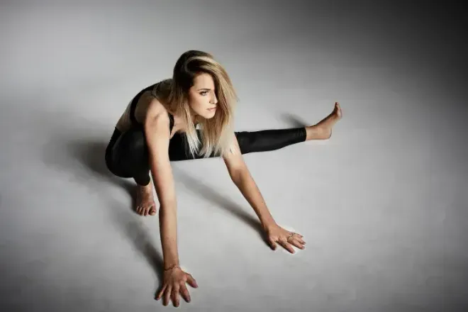 Leni Lindström // Urban & Techno Yoga